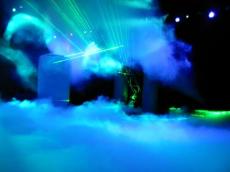 Der Vaneo erhebt sich aus einem Meer aus Stickstoffnebel. Der Vaneo erhebt sich aus einem Meer aus Stickstoffnebel.